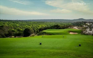 Hồ Tràm với sức hút khó cưỡng từ thiên nhiên trong lành với 11.000ha rừng nguyên sinh và dải bờ biển hơn 30km nên thơ.