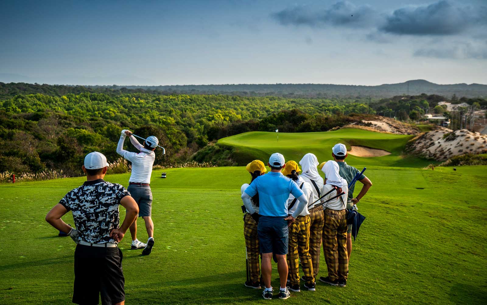 The Bluffs Grand Hồ Tràm xuất sắc nhận danh hiệu Sân Golf tốt nhất Việt Nam 2024 